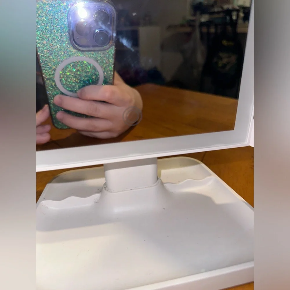LED light up standup mirror